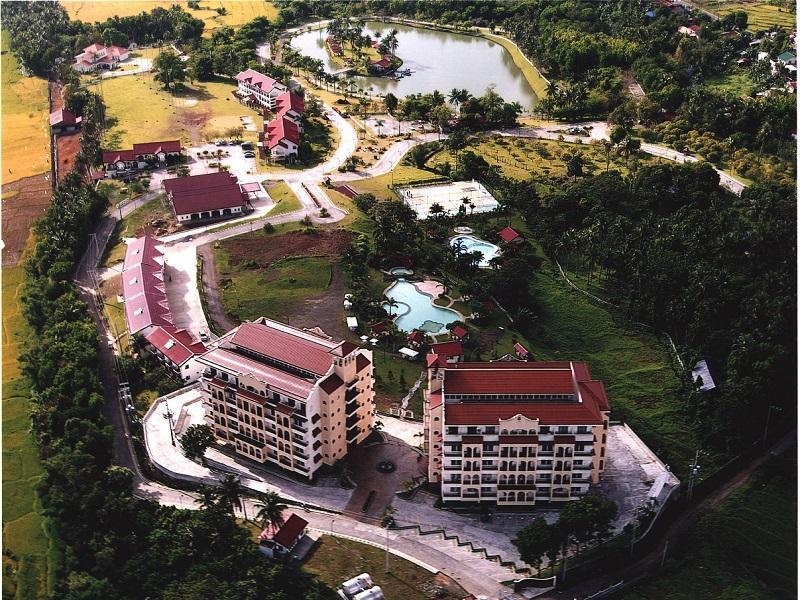 Graceland Estates And Country Club Hotel Lucena Exterior foto